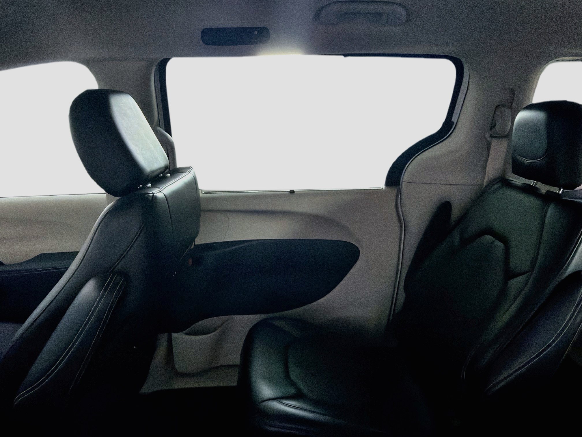 Used 2024 Chrysler Pacifica Touring-L FWD image 25