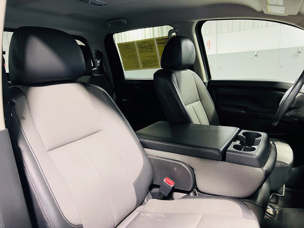 Used 2018 Nissan Titan S w/ S Utility Package RWD image 30