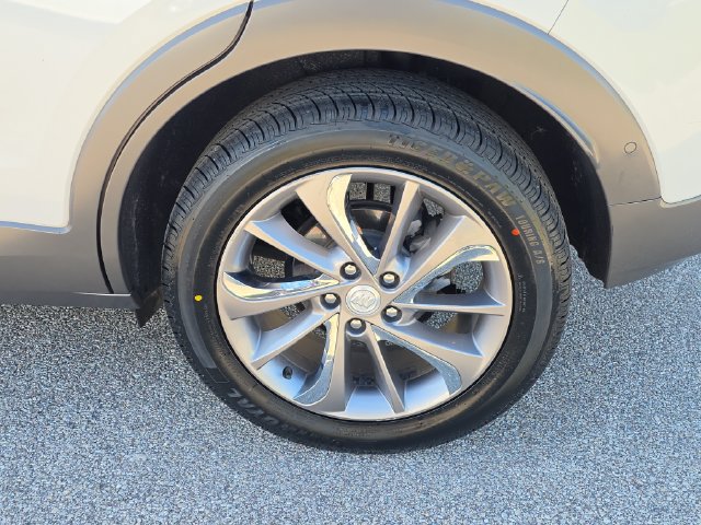Certified 2023 Buick Encore GX Essence w/ Advanced Technology Package AWD/4WD image 8