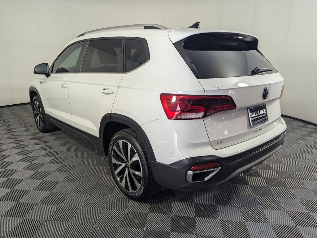 Used 2024 Volkswagen Taos SE FWD image 8