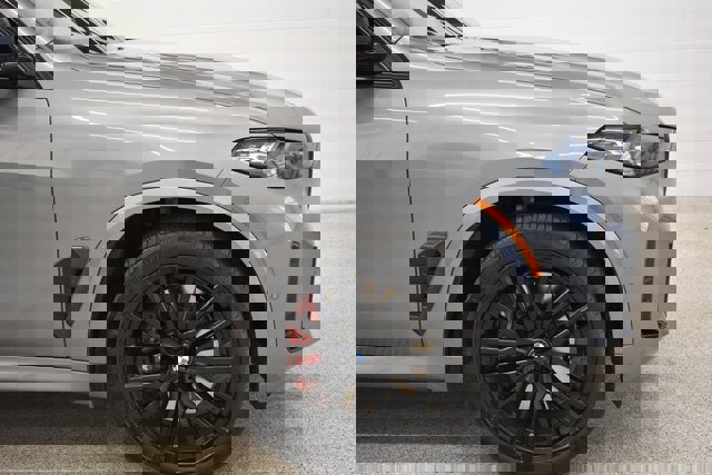 Used 2024 BMW X5 M60i w/ Executive Package image 13