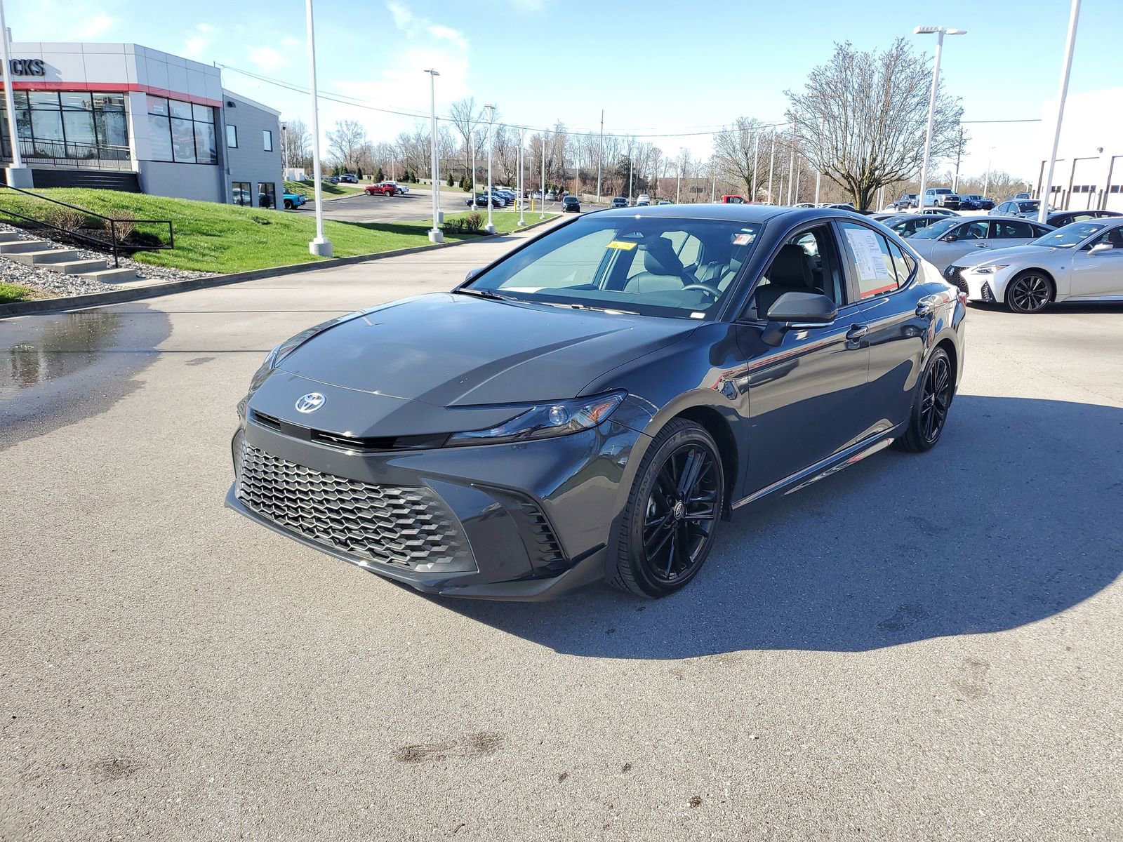 Certified 2025 Toyota Camry SE image 2