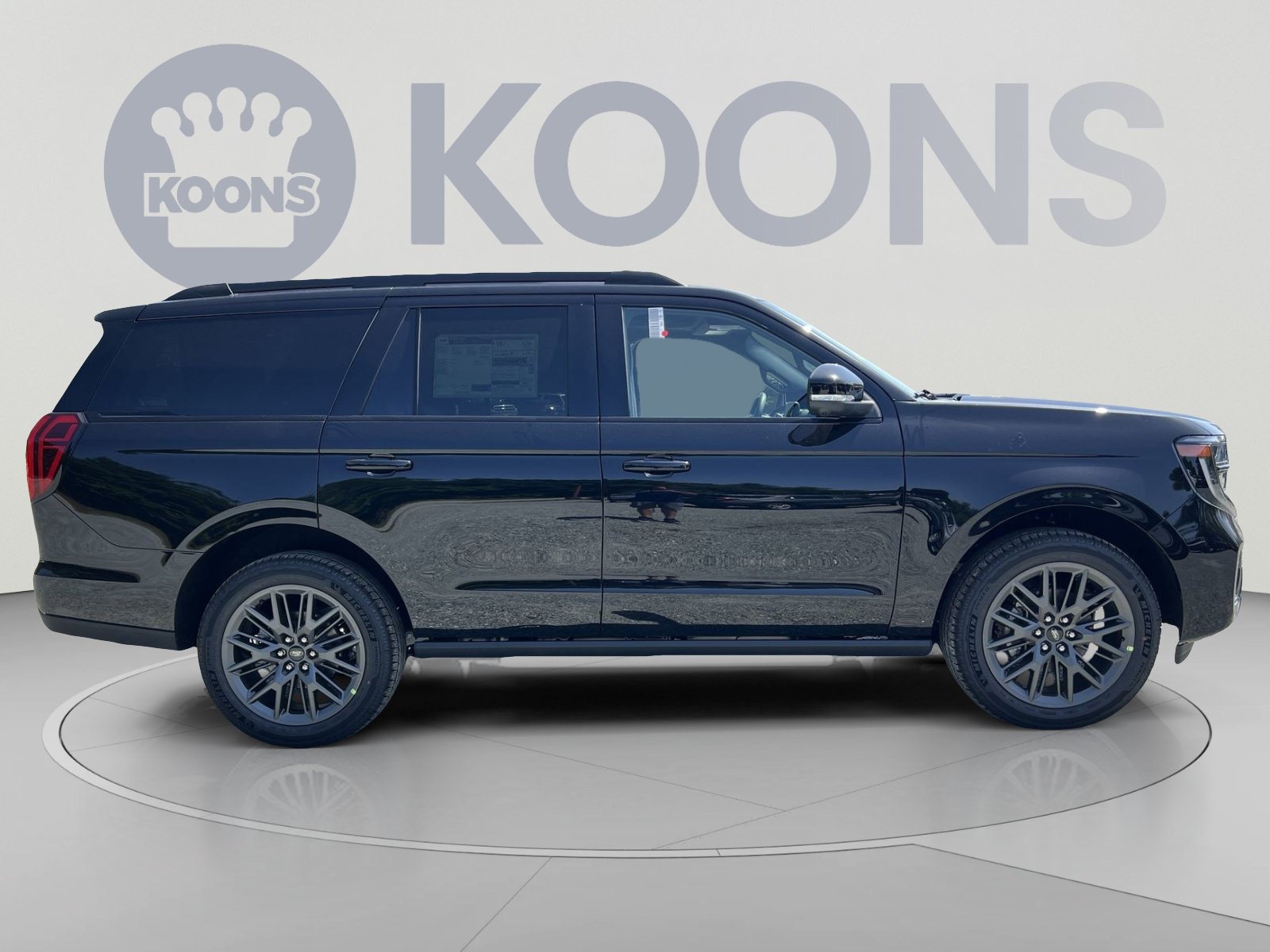 New 2027 Ford Expedition Platinum w/ Stealth Appearance Package AWD/4WD image 8