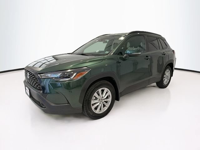 Certified 2022 Toyota Corolla Cross LE w/ Moonroof Package AWD/4WD image 3
