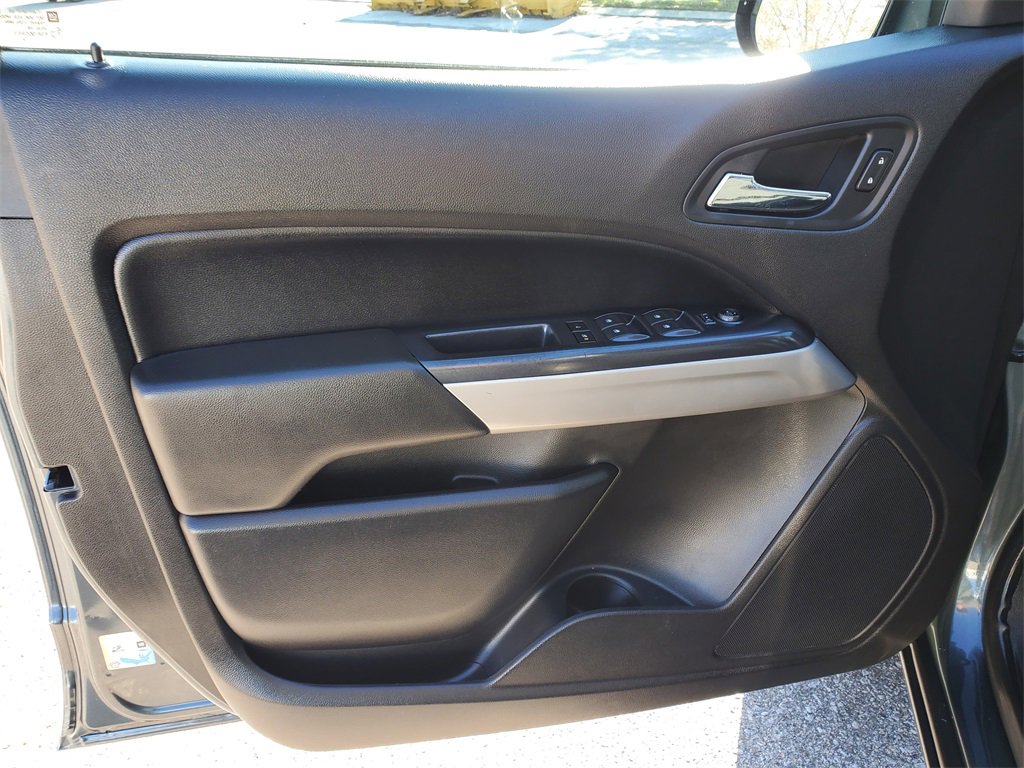 Used 2015 Chevrolet Colorado LT w/ LT Convenience Package image 8