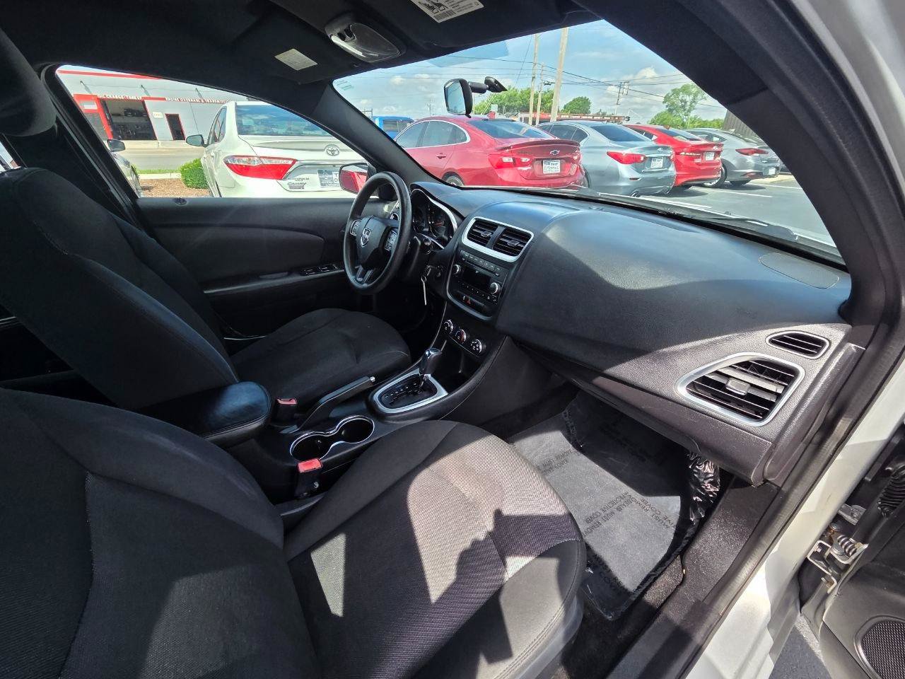 Used 2012 Dodge Avenger SE FWD image 15