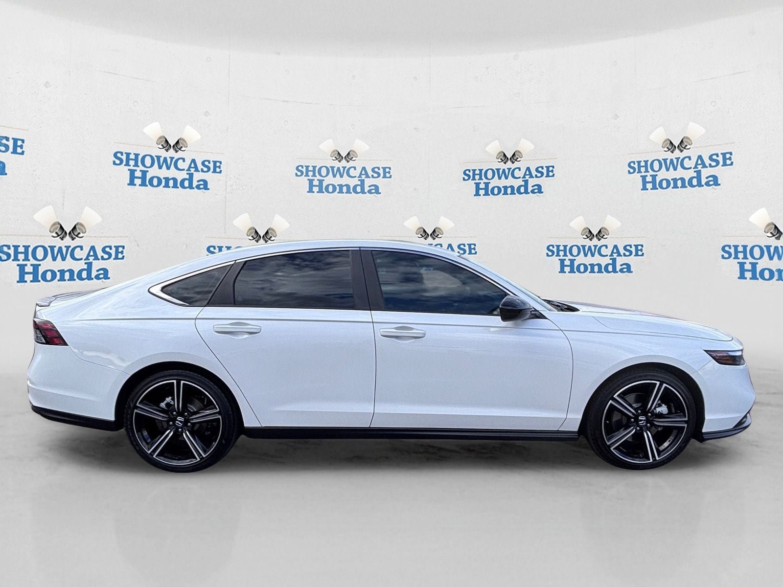 Certified 2025 Honda Accord Sport image 9