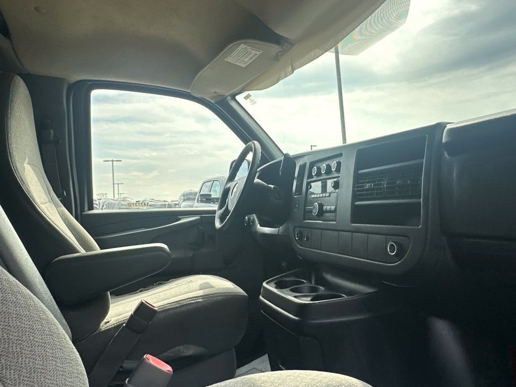 Used 2011 Chevrolet Express 3500 RWD image 16