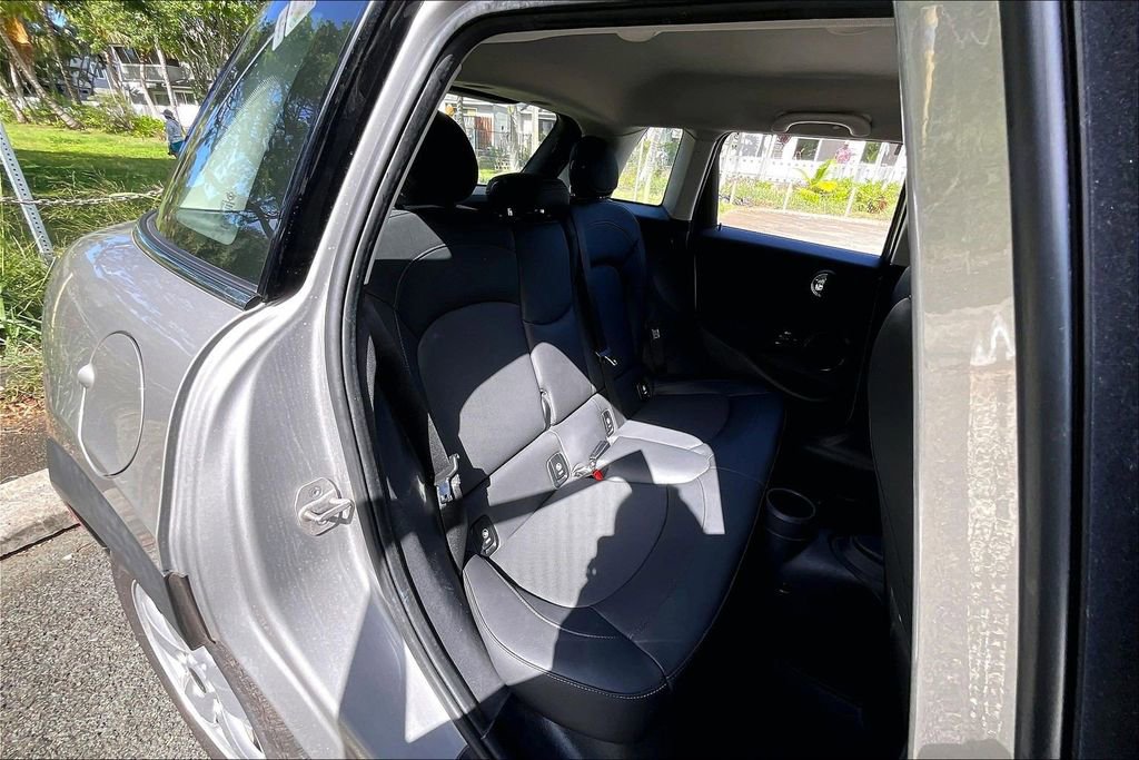 Used 2024 MINI Cooper 4-Door Hardtop image 29