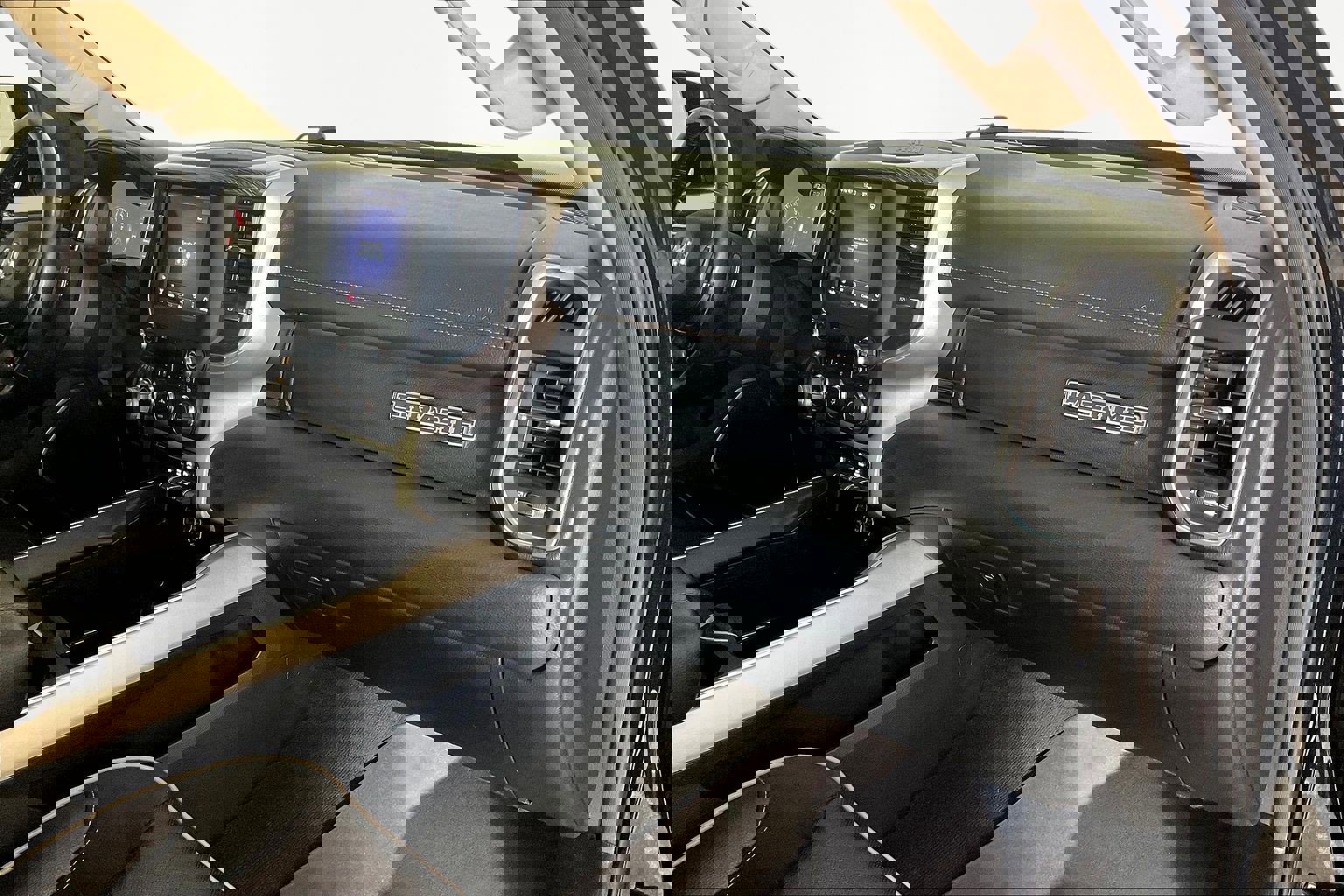 Used 2020 RAM 1500 Laramie image 17