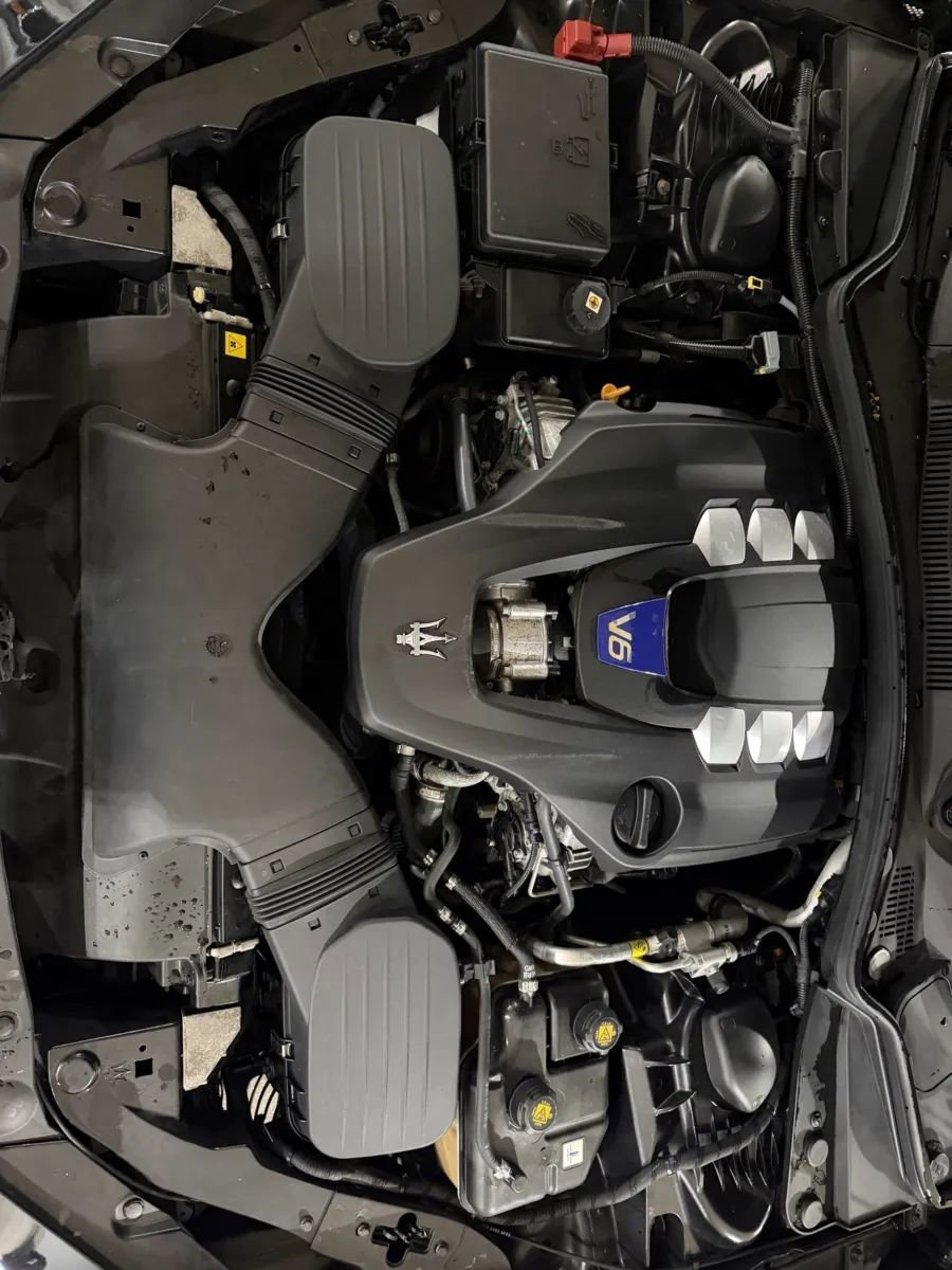Used 2017 Maserati Ghibli S Q4 AWD/4WD image 18