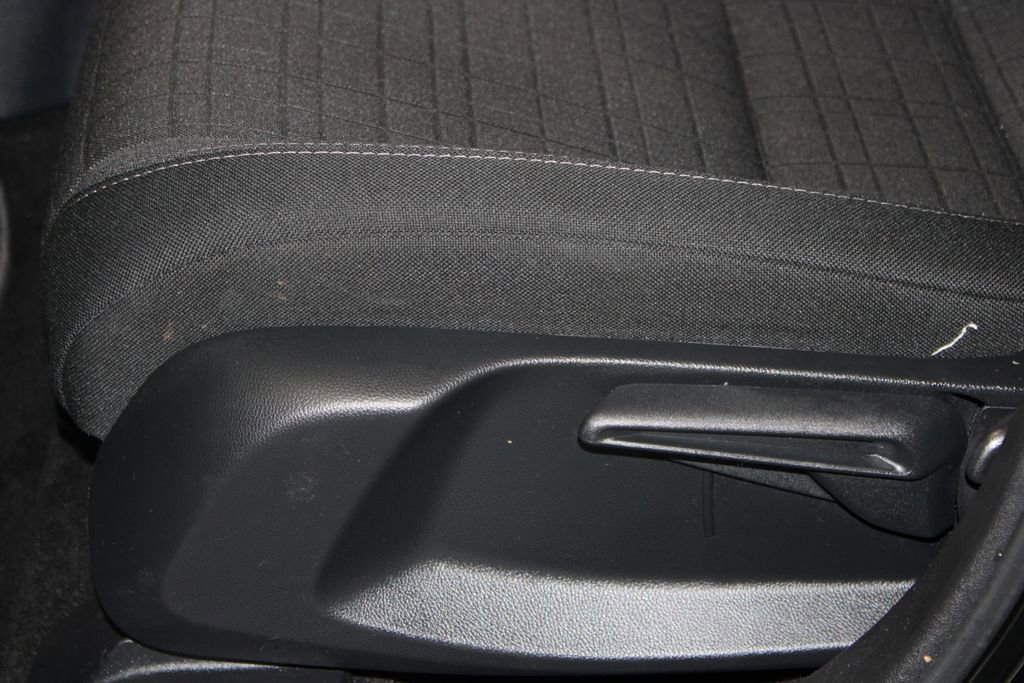 Certified 2025 Honda HR-V LX image 13