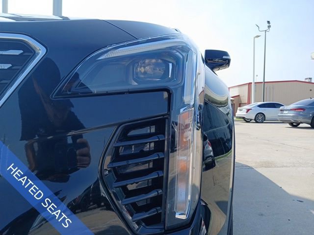 Used 2023 Cadillac XT4 Premium Luxury w/ Enhanced Visibility Package FWD image 4