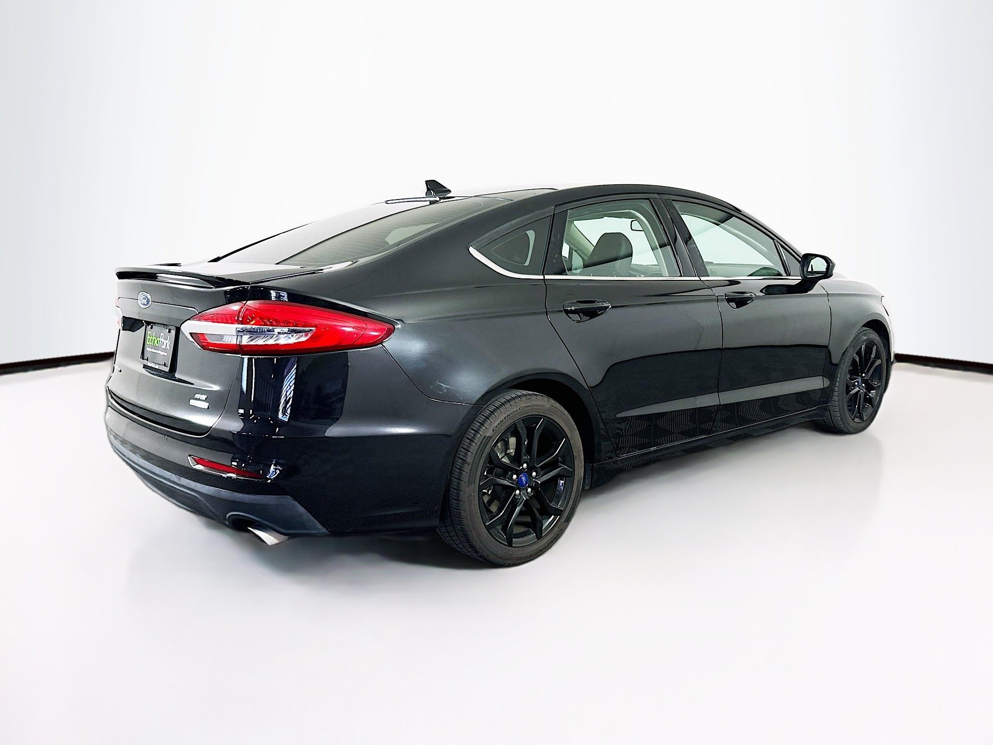 Used 2020 Ford Fusion SE w/ Equipment Group 151A FWD image 9