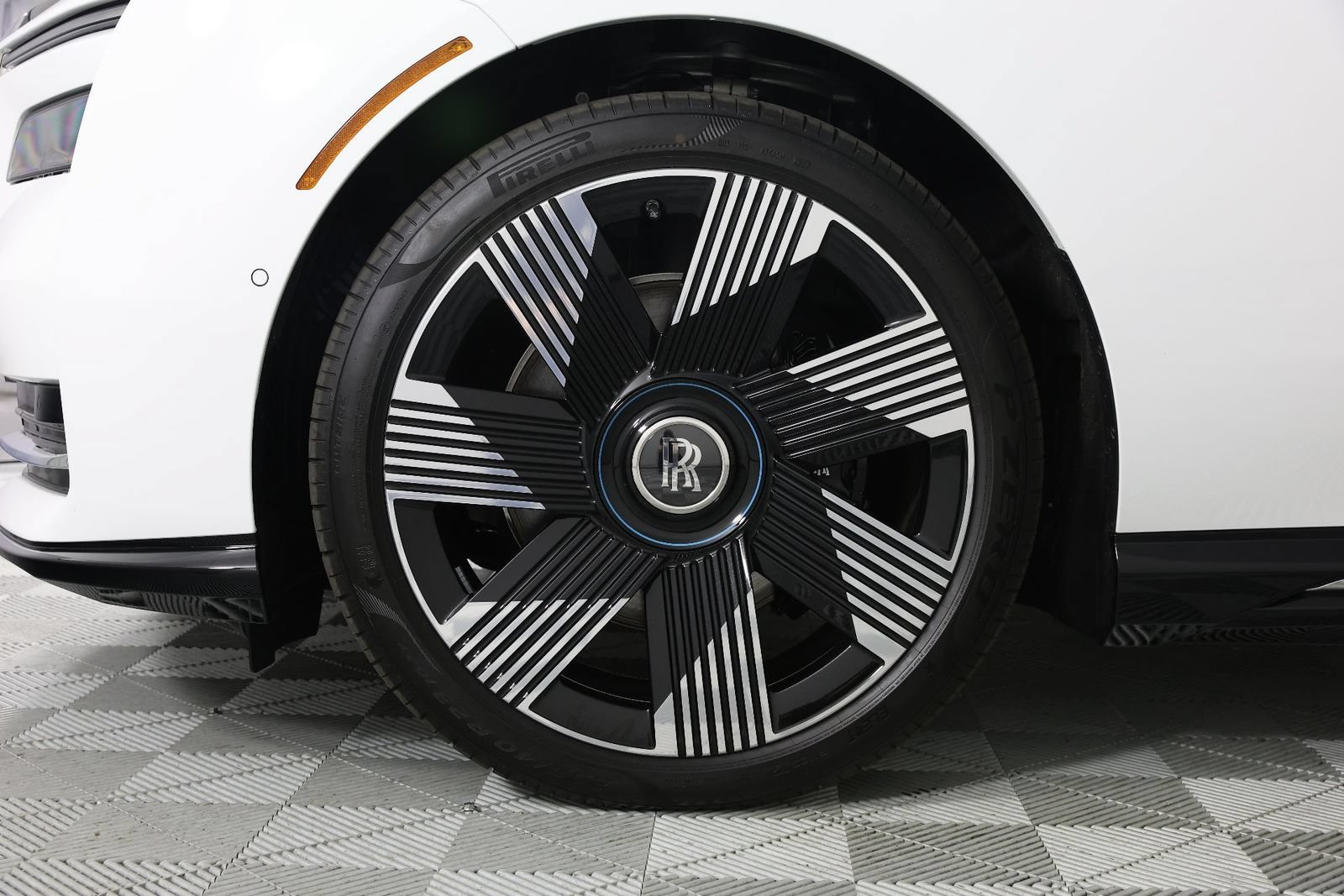 New 2025 Rolls-Royce Spectre w/ Spectre Launch Package AWD/4WD image 30