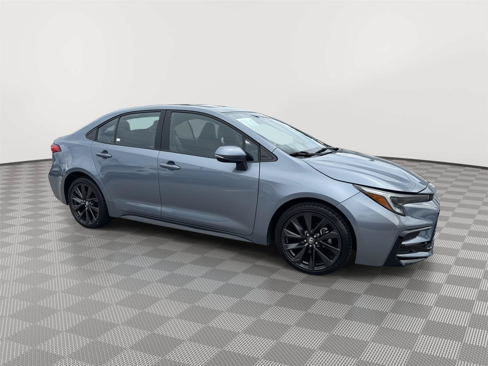 Used 2023 Toyota Corolla SE w/ SE Premium Package FWD image 3