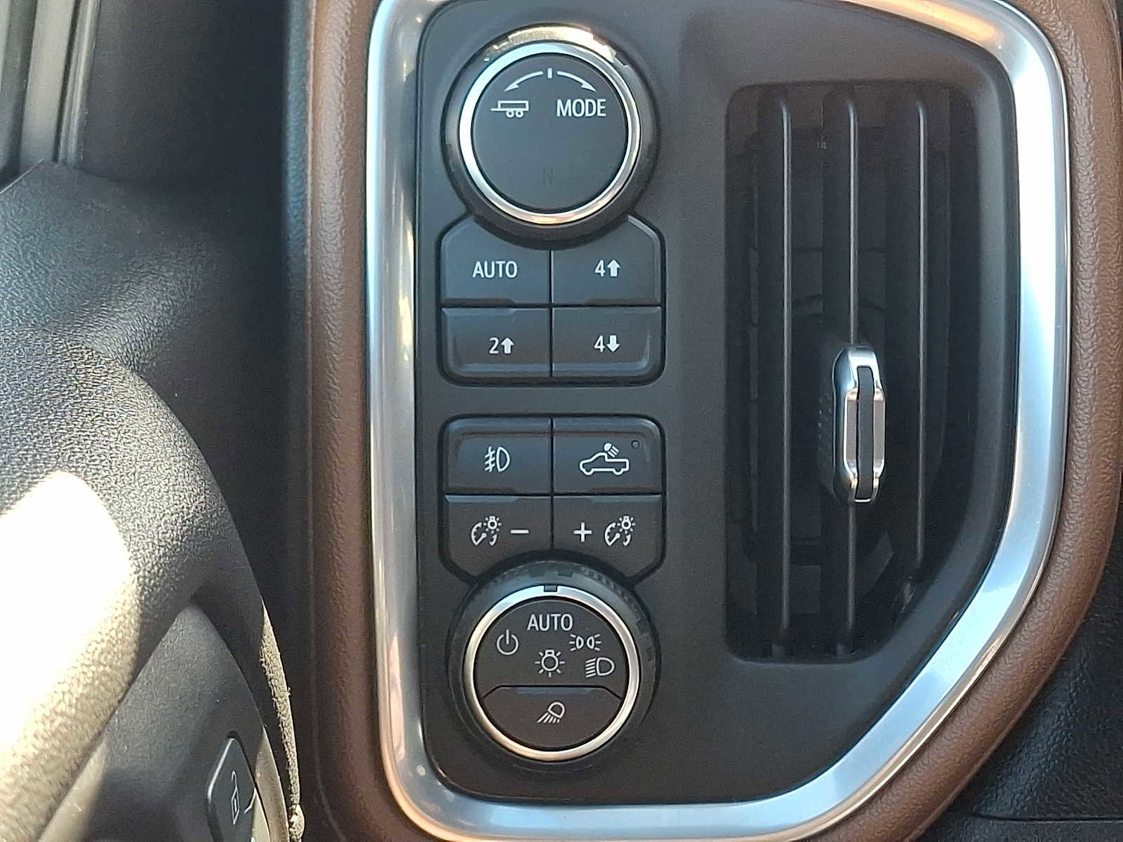 Used 2021 Chevrolet Silverado 1500 High Country w/ Technology Package image 27