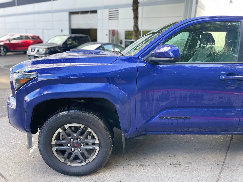 Used 2024 Toyota Tacoma TRD Sport AWD/4WD image 7