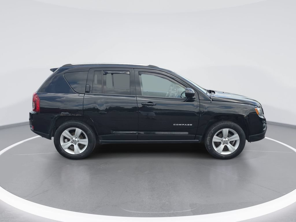 Used 2015 Jeep Compass 4WD image 2