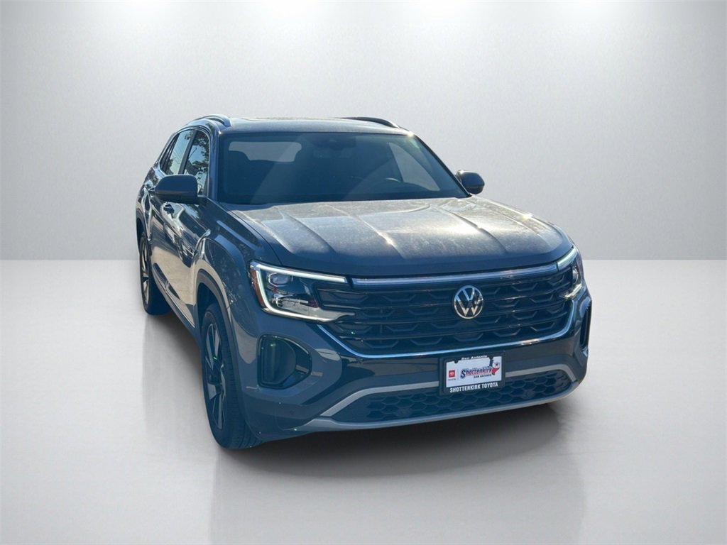 Used 2024 Volkswagen Atlas Cross Sport SEL image 3