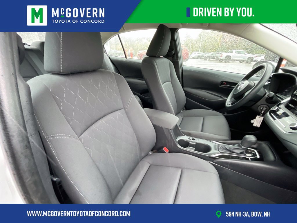 Used 2025 Toyota Corolla LE FWD image 32