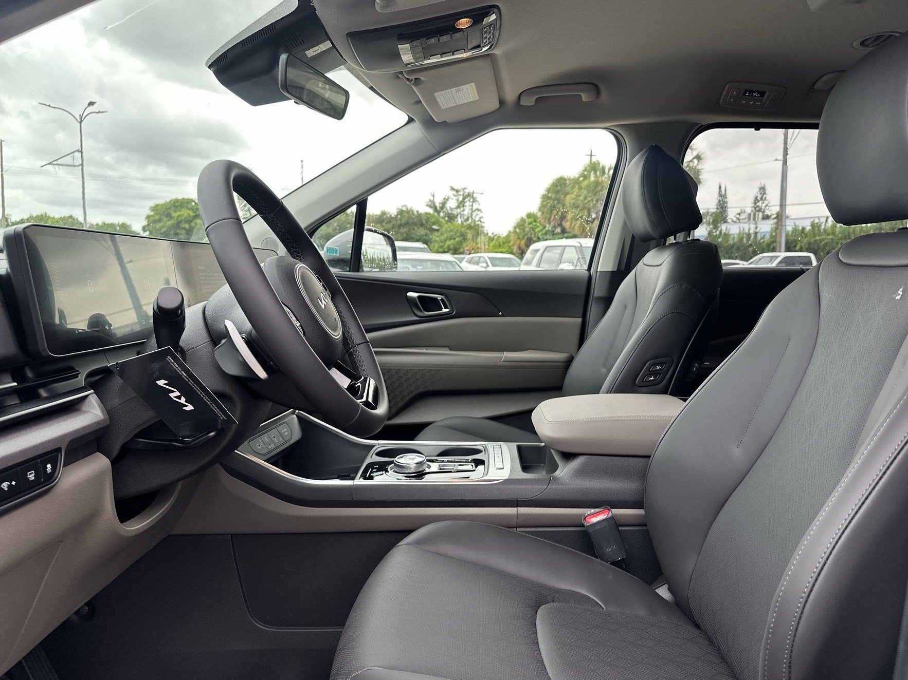 New 2026 Kia Carnival EX FWD image 15