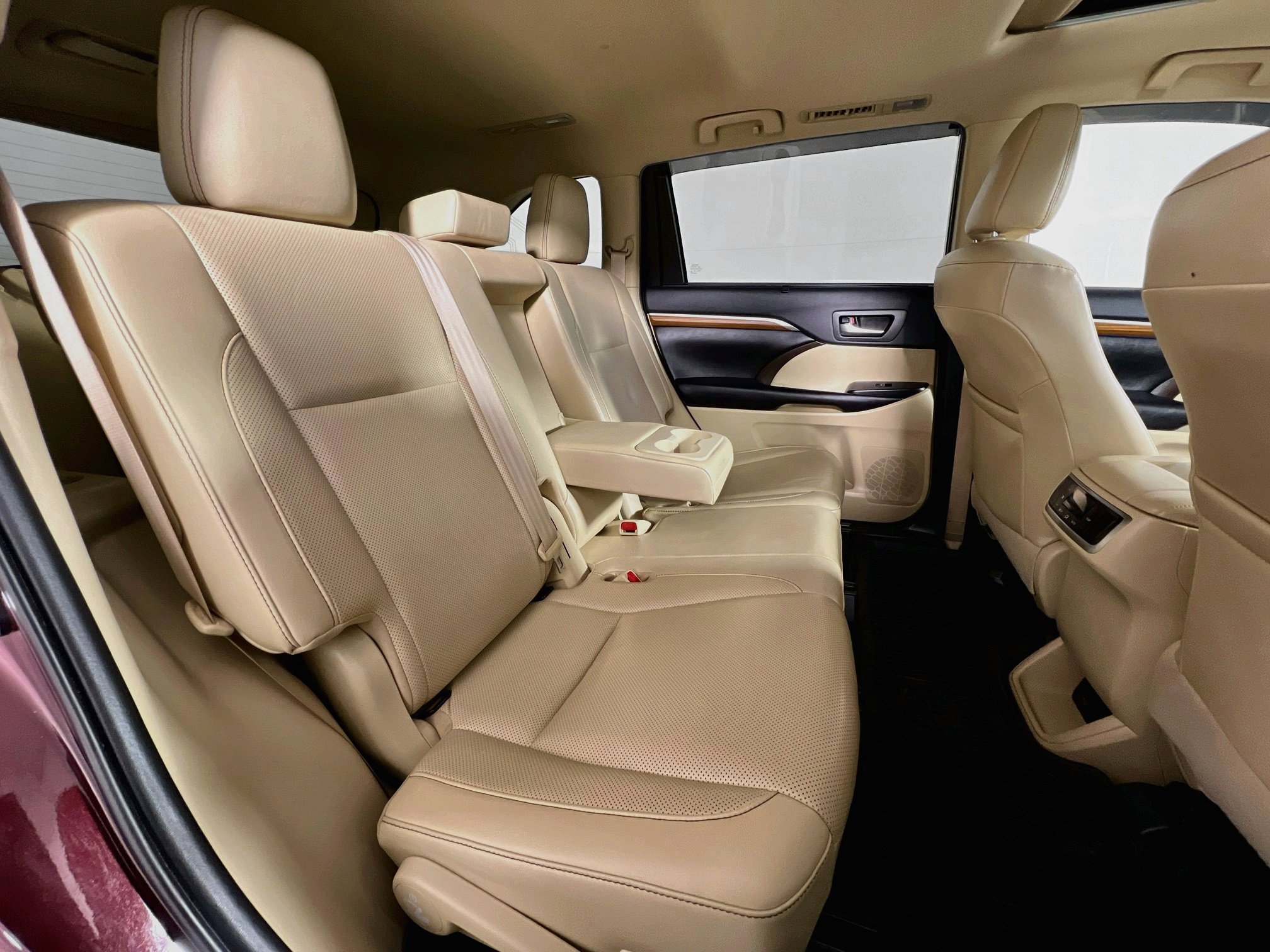 Used 2019 Toyota Highlander Limited AWD/4WD image 25