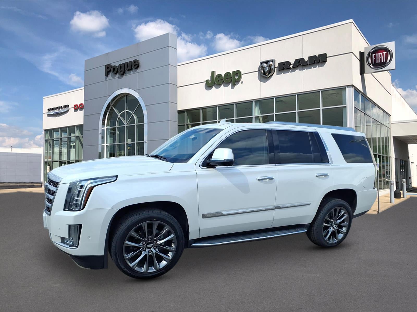 Used 2017 Cadillac Escalade Luxury image 4