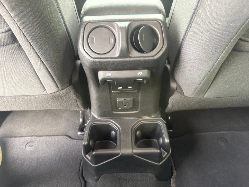 Used 2024 Jeep Wrangler Unlimited Sahara AWD/4WD image 44