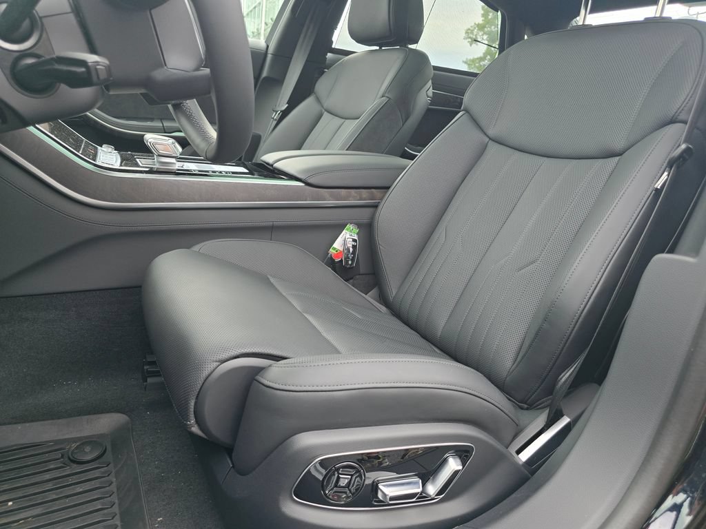New 2026 Audi A8 L 3.0T AWD/4WD image 17