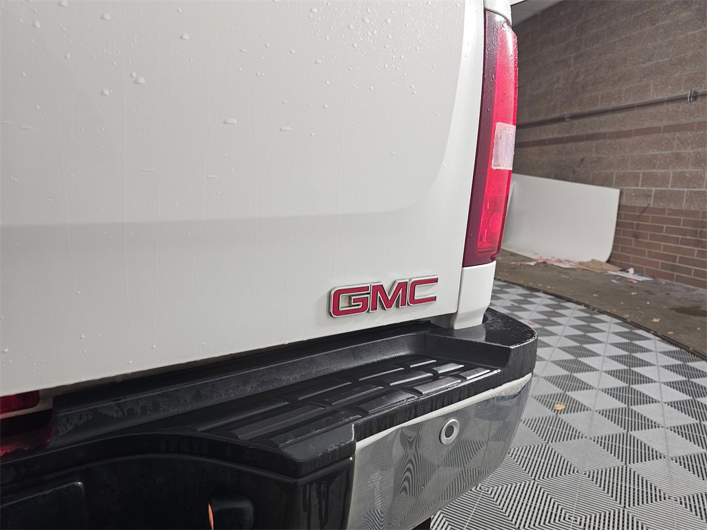 Used 2011 GMC Sierra 3500 SLT w/ SLT Convenience Package image 18