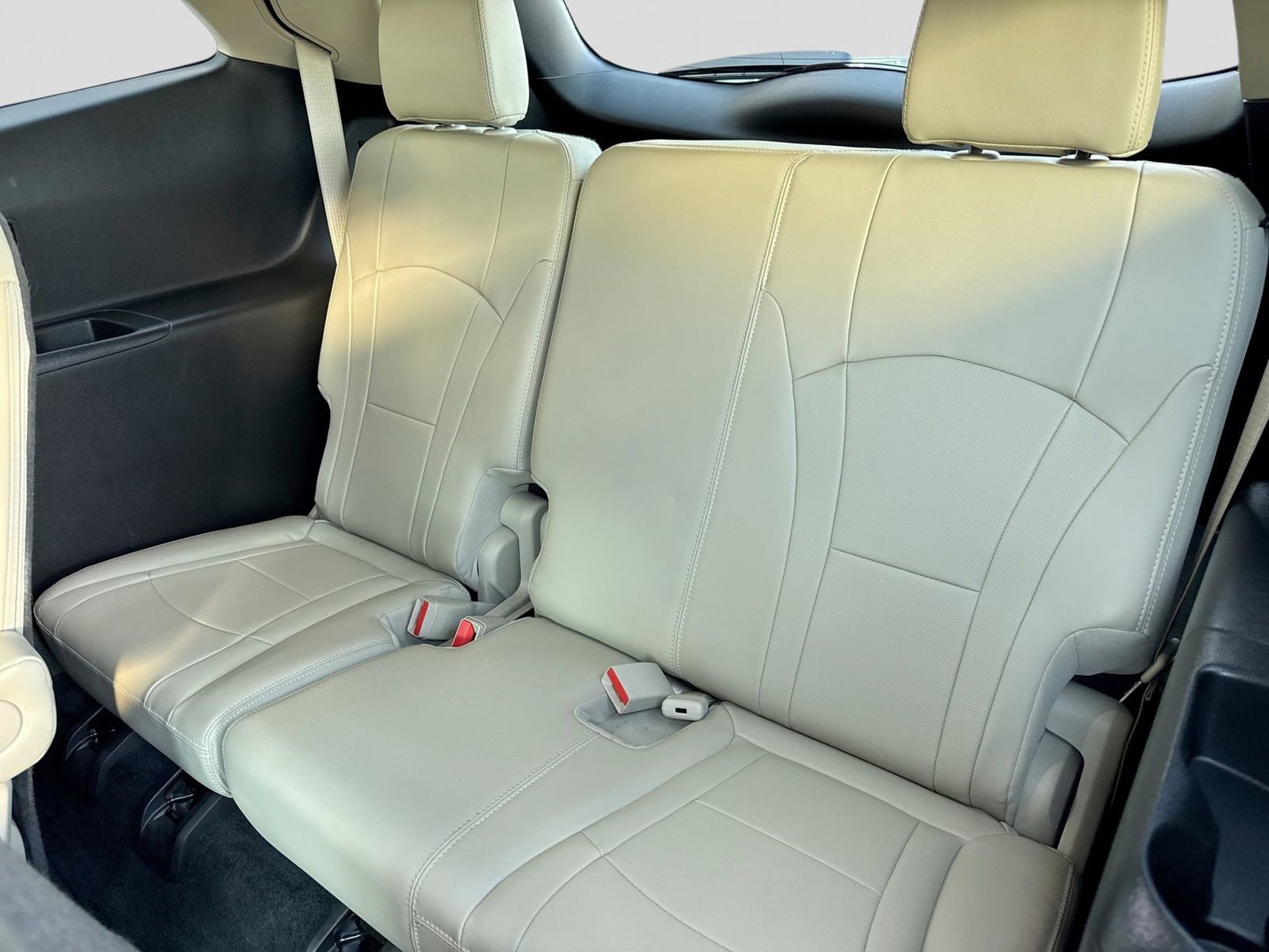 Used 2018 Buick Enclave Essence FWD image 22