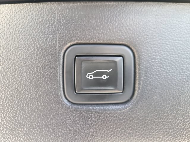 Used 2021 Chevrolet Blazer RS w/ Enhanced Convenience Package FWD image 12