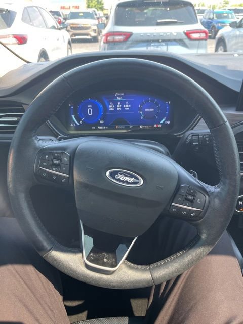 Used 2020 Ford Escape Titanium w/ Titanium Premium Package 2.0 AWD/4WD image 10