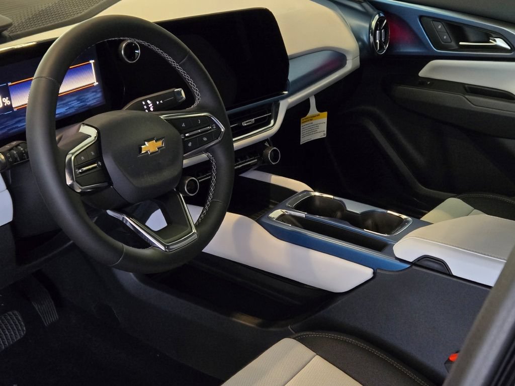 New 2026 Chevrolet Equinox EV LT w/ Convenience Package II FWD image 23