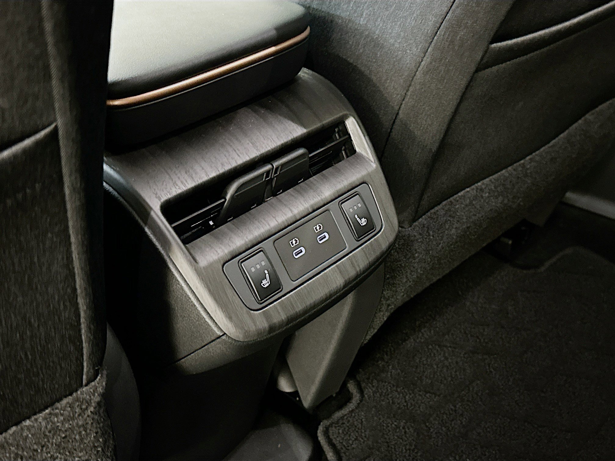 Used 2025 Nissan Ariya AWD image 28