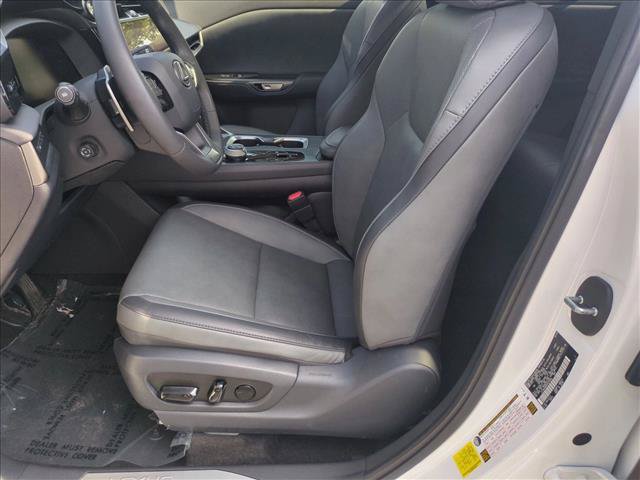 Used 2024 Lexus RZ 450e Premium w/ Technology Package AWD/4WD image 17