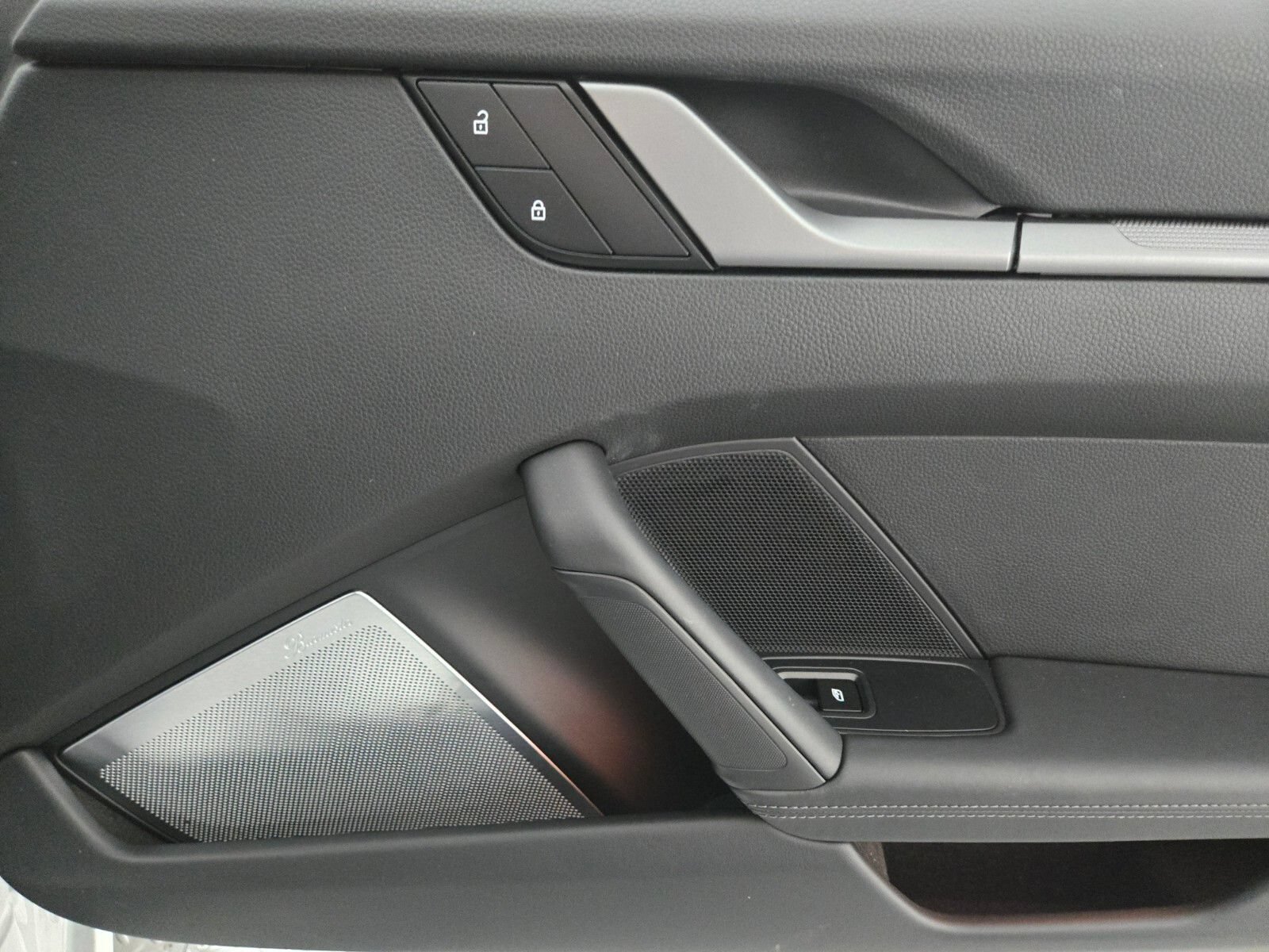 Used 2025 Porsche 911 Carrera RWD image 19