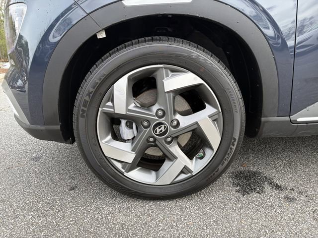 Used 2025 Hyundai Venue Limited FWD image 11
