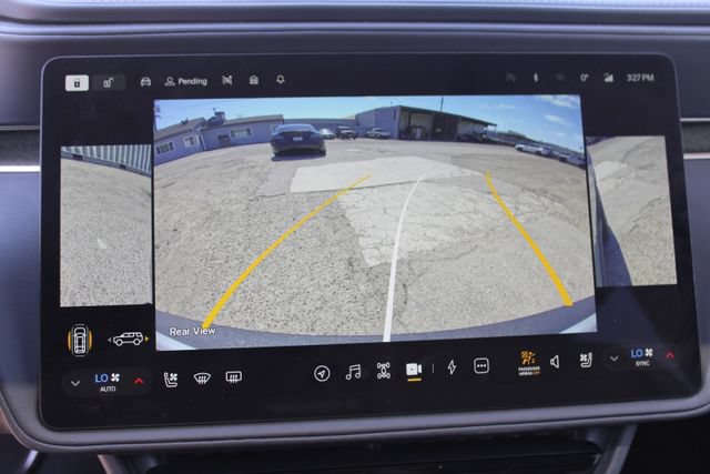 Used 2025 Rivian R1S Adventure AWD/4WD image 30