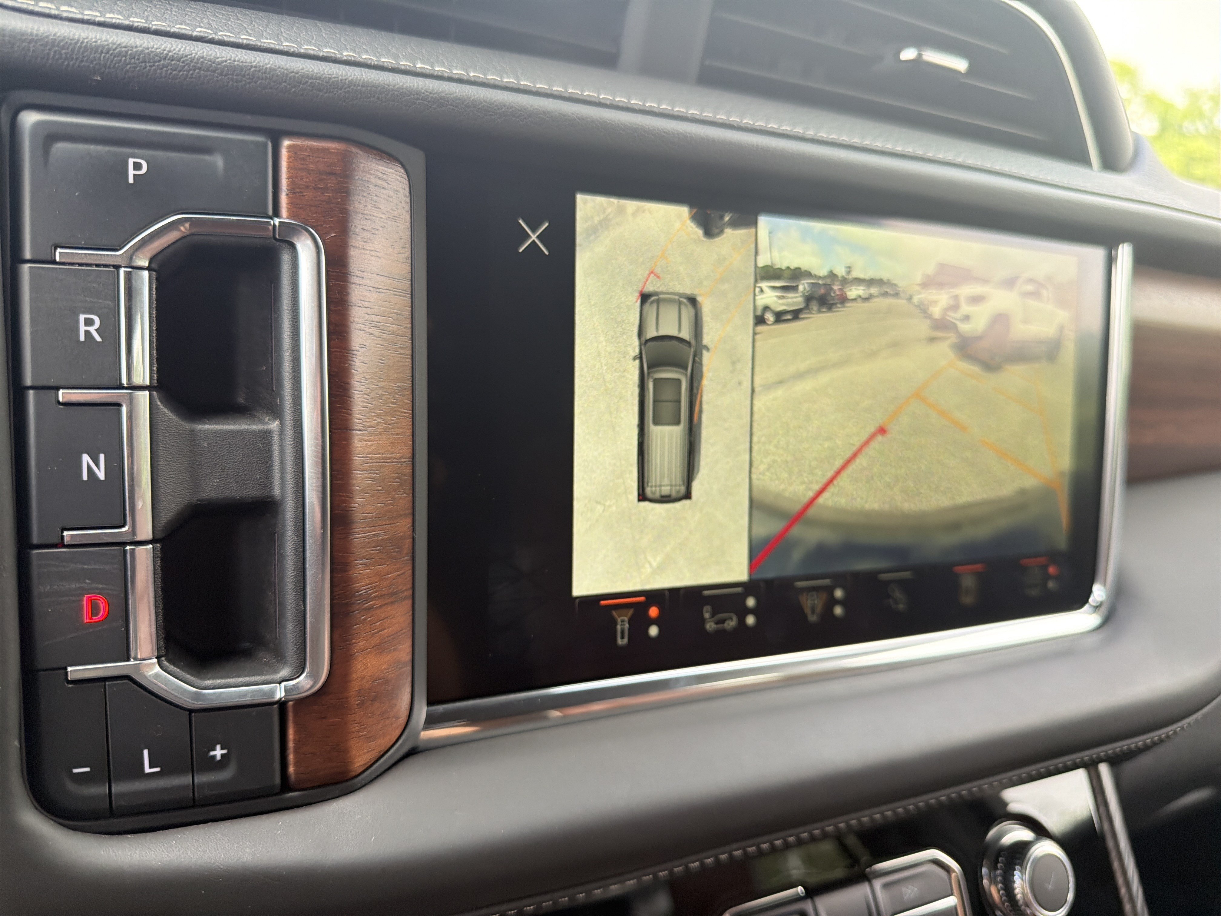 Certified 2023 GMC Yukon XL Denali Ultimate AWD/4WD image 28