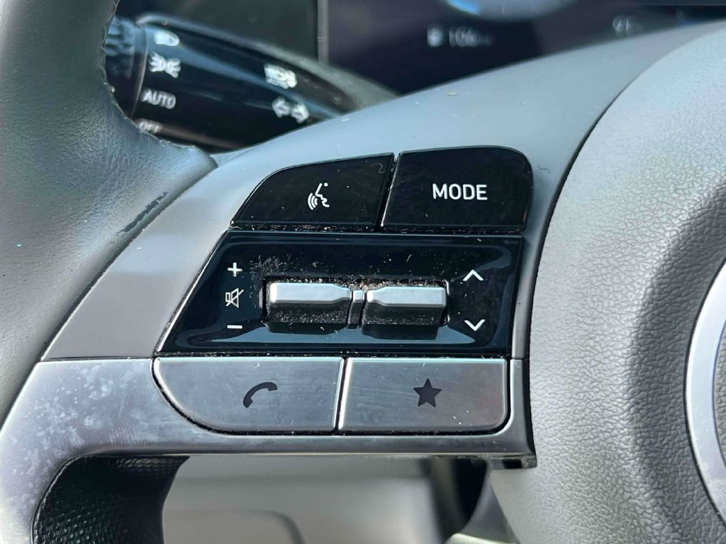 Certified 2025 Hyundai Elantra SEL FWD image 20