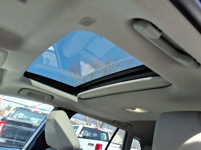 Used 2022 Toyota Corolla Cross LE w/ Moonroof Package image 10