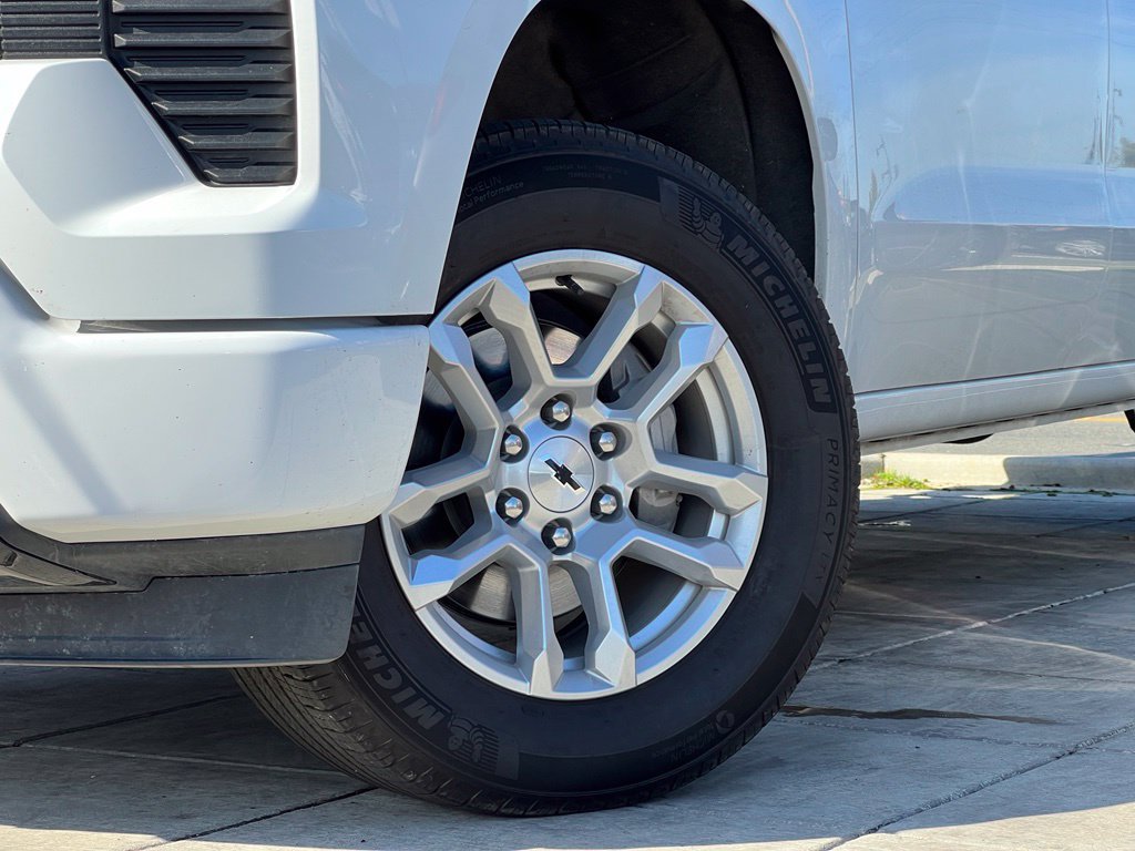 Used 2026 Chevrolet Silverado 1500 RST AWD/4WD image 2