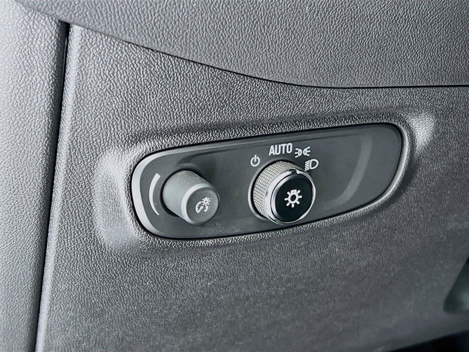 Used 2024 Chevrolet Equinox LT AWD/4WD image 14