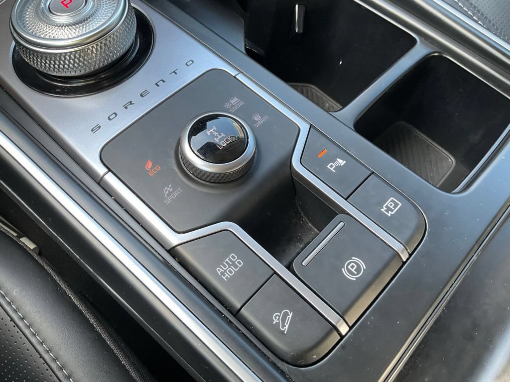 Used 2025 Kia Sorento EX AWD/4WD image 9