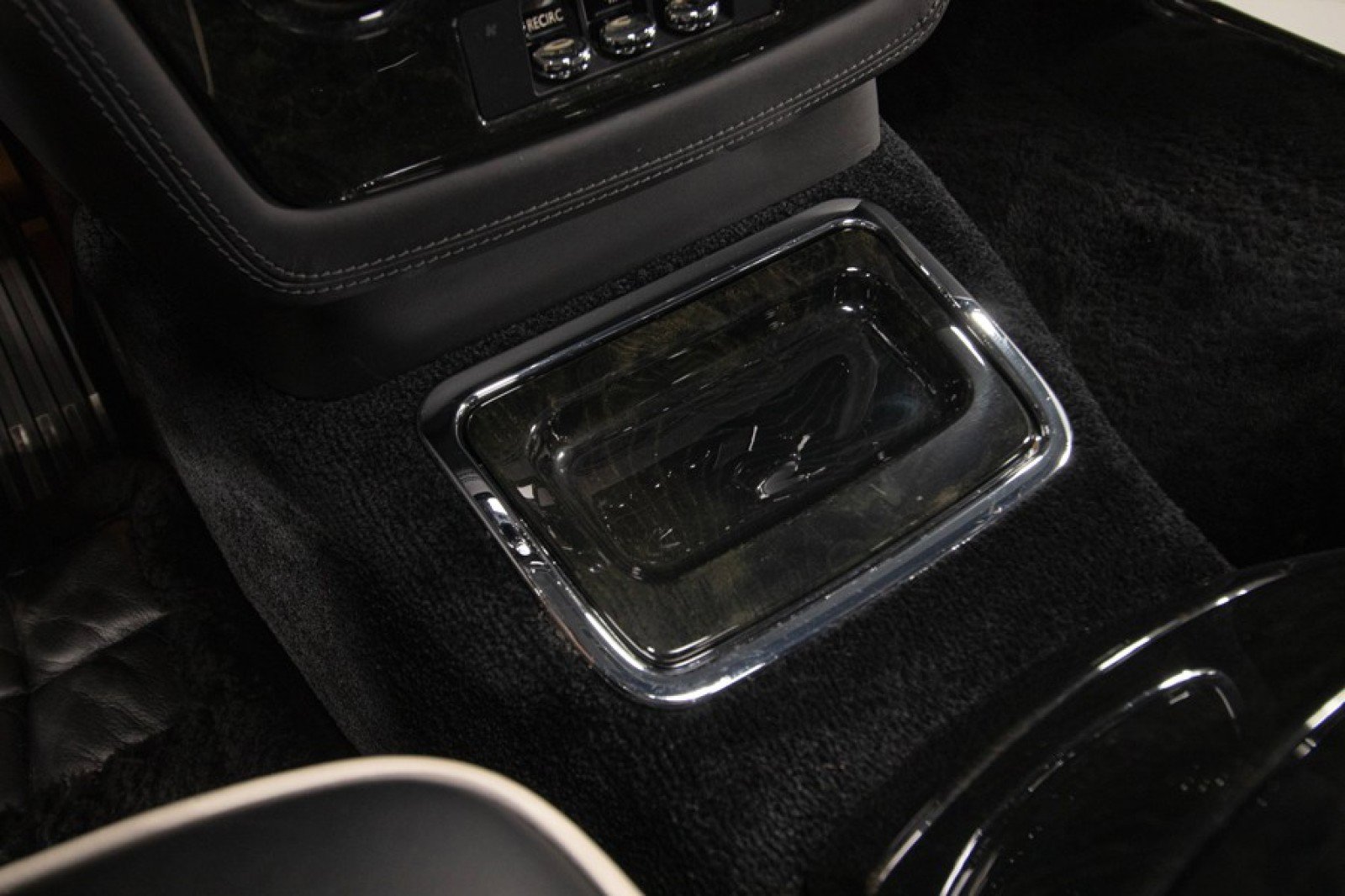 Used 2013 Rolls-Royce Phantom image 35