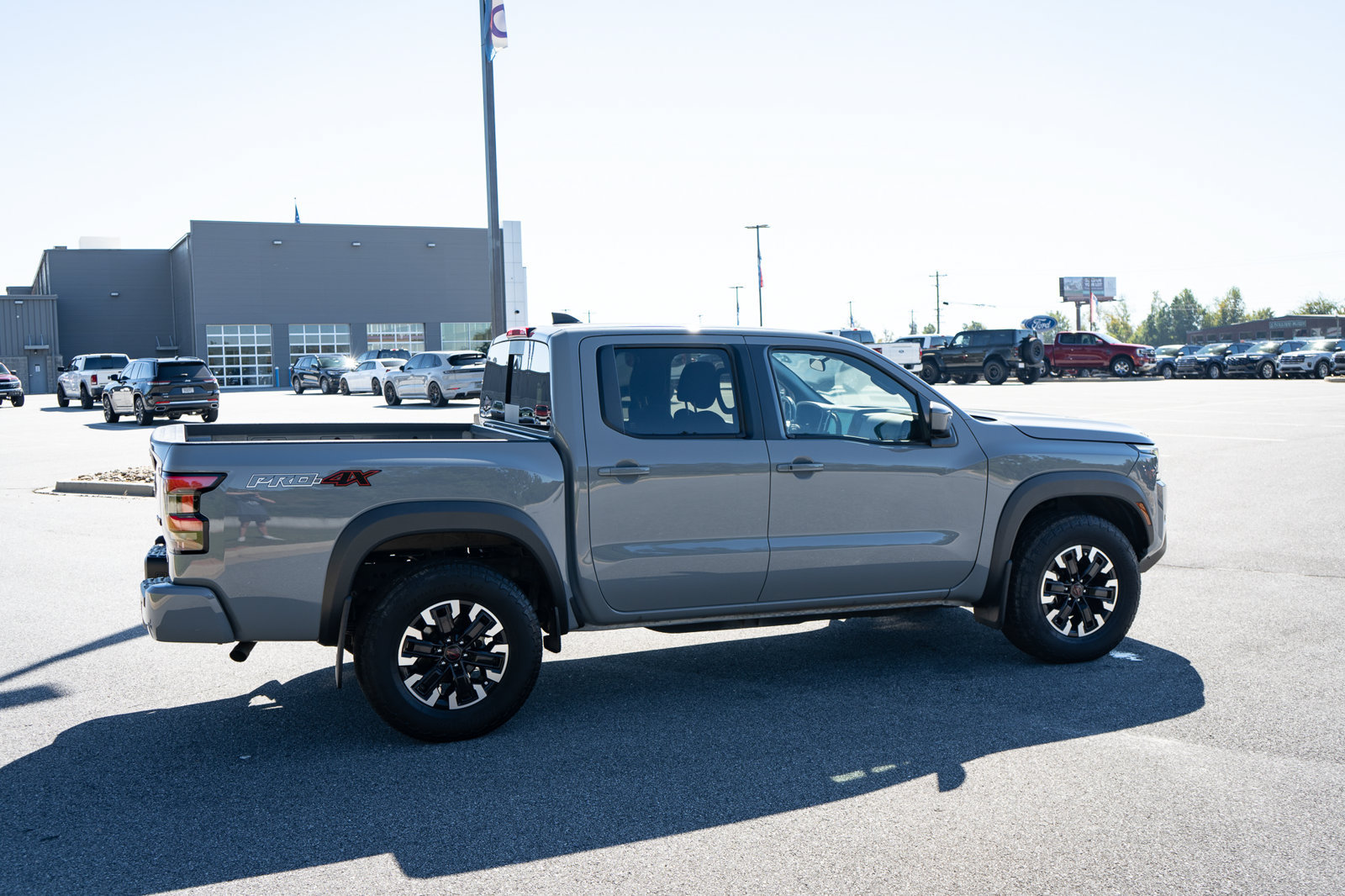Used 2024 Nissan Frontier PRO-4X w/ Off-Road Protection Package AWD/4WD image 10