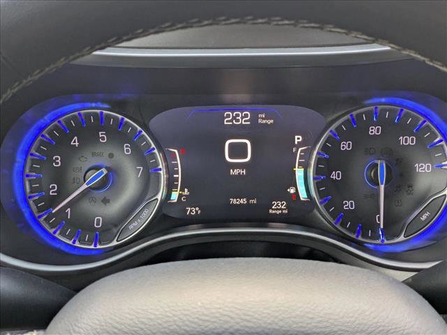 Used 2022 Chrysler Pacifica Touring-L image 9