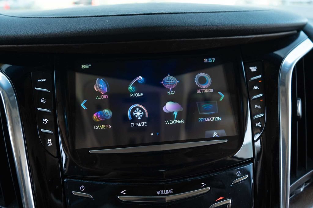 Used 2017 Cadillac Escalade Premium Luxury RWD image 24